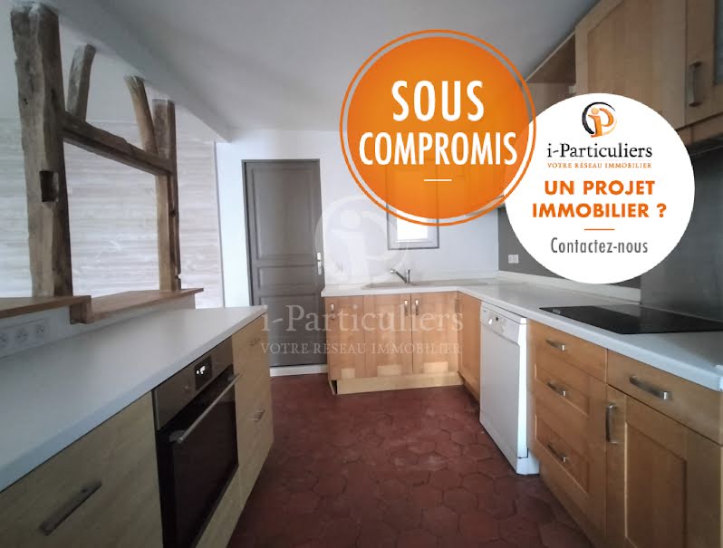 Vente appartement 4 pièces 105 m² à La Ville-du-Bois (91620), 165 000 €