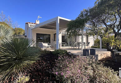 Maison avec piscine et terrasse 3