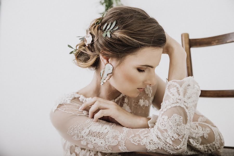 Wedding photographer Eszter Semsei (esztersemsei). Photo of 12 April 2019