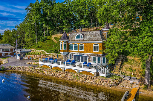 House with terrace 2