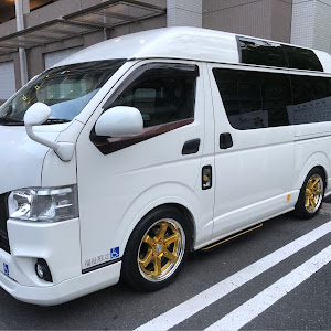 ハイエースバン TRH200V