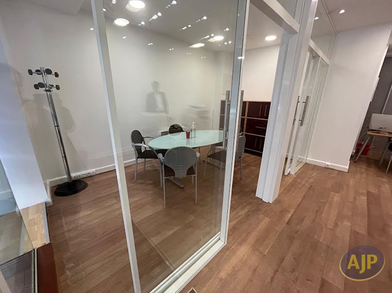 Location  locaux professionnels  36 m² à Paris 14ème (75014), 1 963 €