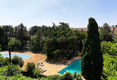 Propriété avec piscine et jardin 10