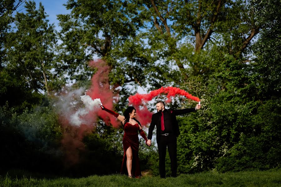 Fotógrafo de casamento Nelutu Rosu (neluturosu). Foto de 13 de maio