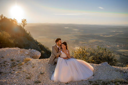 Fotógrafo de casamento Eszter Kelemen (esztellwedding). Foto de 31 de julho 2023