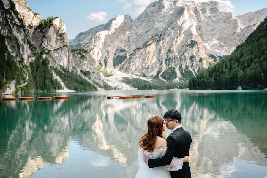 Fotografo di matrimoni Aleks Sukhomlin (twoheartsphoto). Foto del 26 febbraio 2020