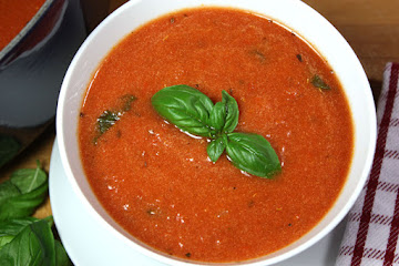 Easy Creamy Tomato Basil Soup Recipe