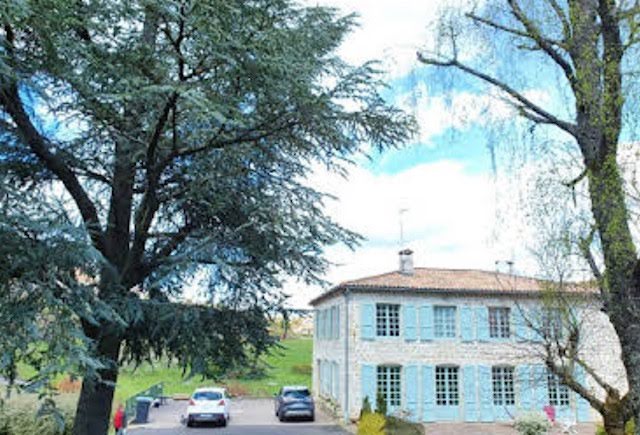 Vente propriété 12 pièces 340 m² à Le Puy-en-Velay (43000), 390 000 €