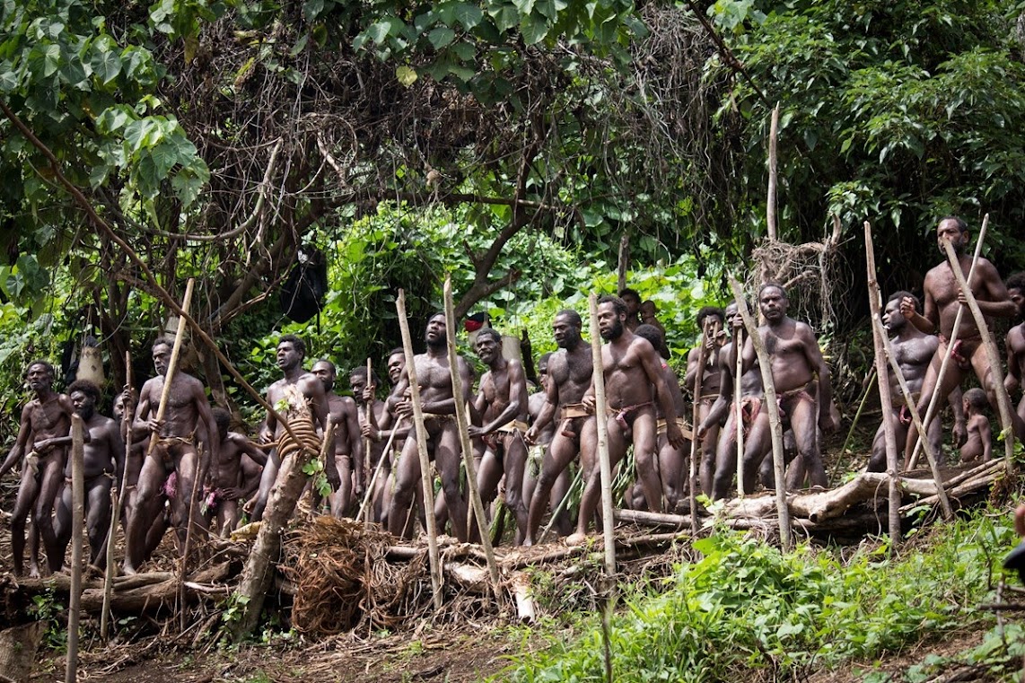 Naghol, o ritual do pulo para a morte