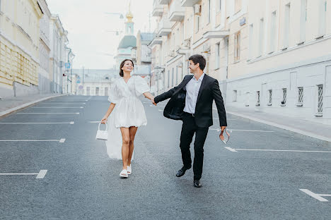 Fotógrafo de casamento Vitaliy Ushakov (ushakovitalii). Foto de 28 de abril 2022