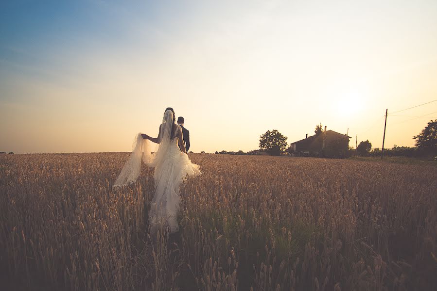 Wedding photographer Loris Mirandola (mirandola). Photo of 13 October 2014