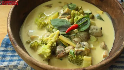 Thai Green Curry With Vegetables [Signature]