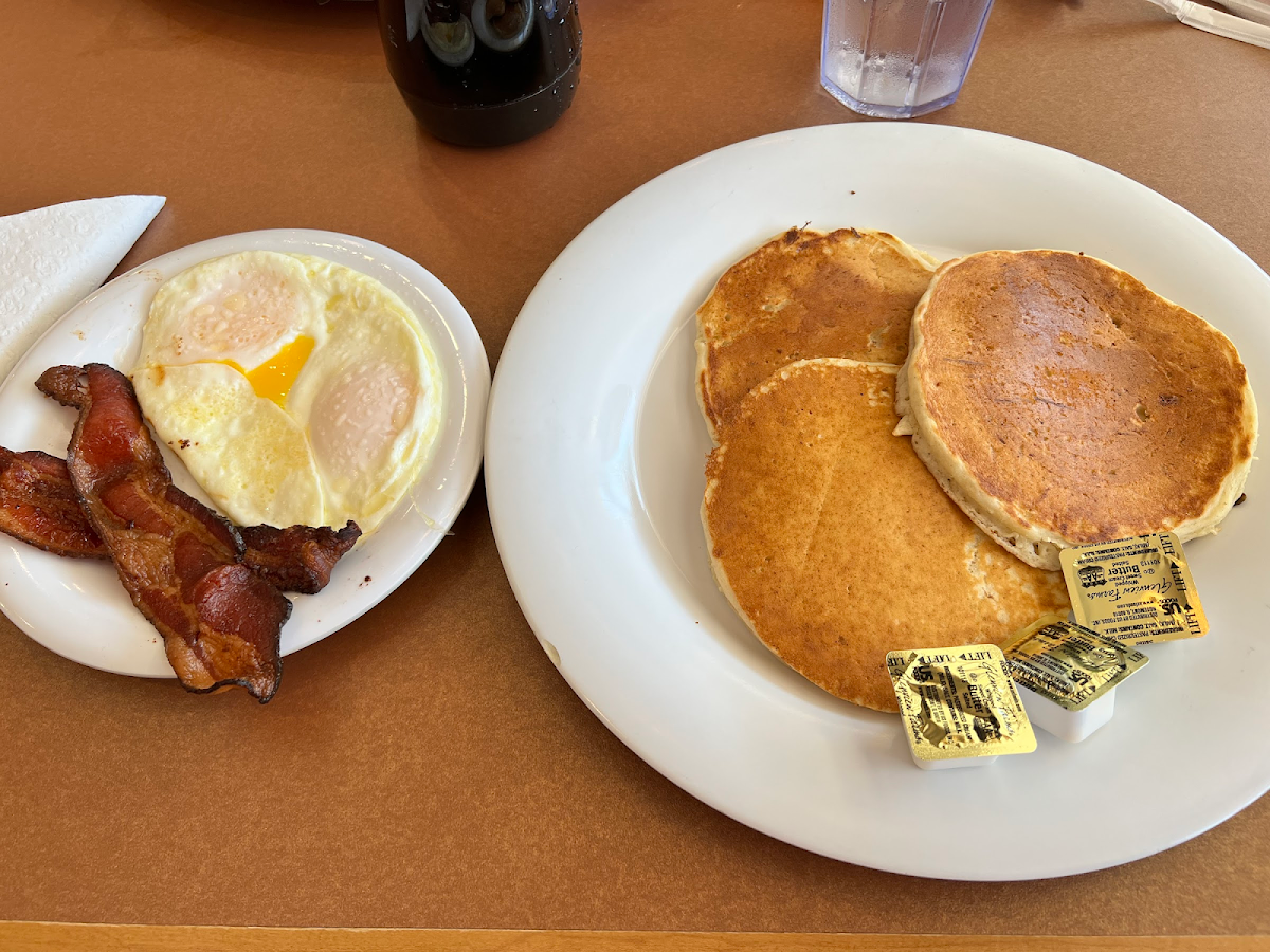 Gluten-Free Pancakes at Crackings