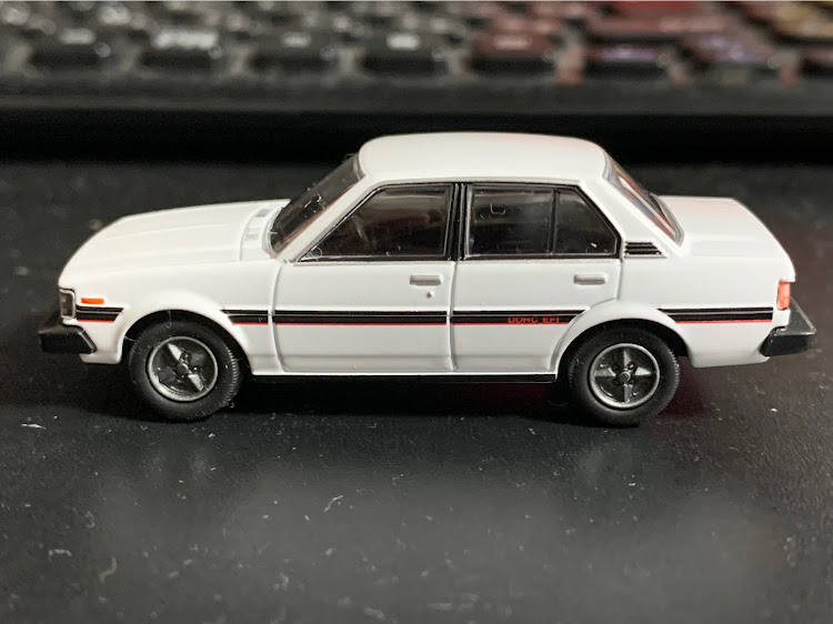 スイフトスポーツのミニカーは男のロマン・TE71カローラセダン1600GT・バイク冬眠・あんかけ好き・街中のクルマに関するカスタム事例の投稿画像8枚目