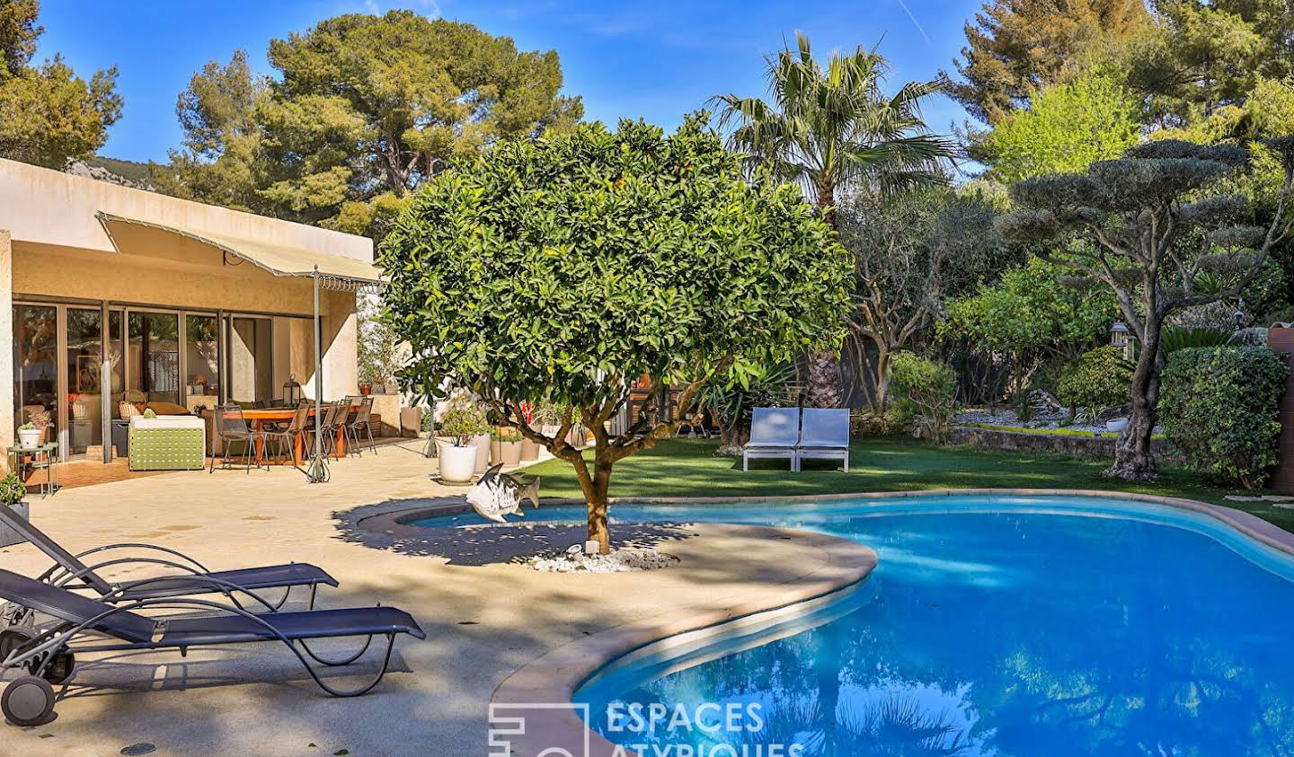 House with pool and terrace Toulon