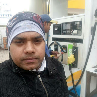 Salman Abbasi at Bharat Petroleum Petrol Pump, Vasant Kunj,  photos