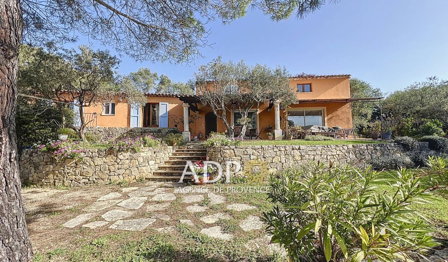 House with pool and terrace Valbonne