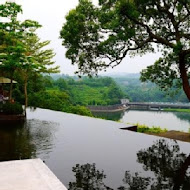 二泉湖畔咖啡館