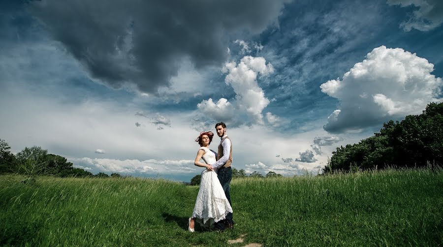 Fotografo di matrimoni Mayk Titarenko (mike). Foto del 1 ottobre 2016