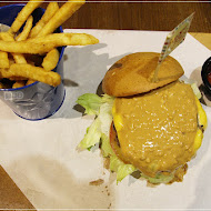 Burger Joint 7分SO美式廚房(朝富店)