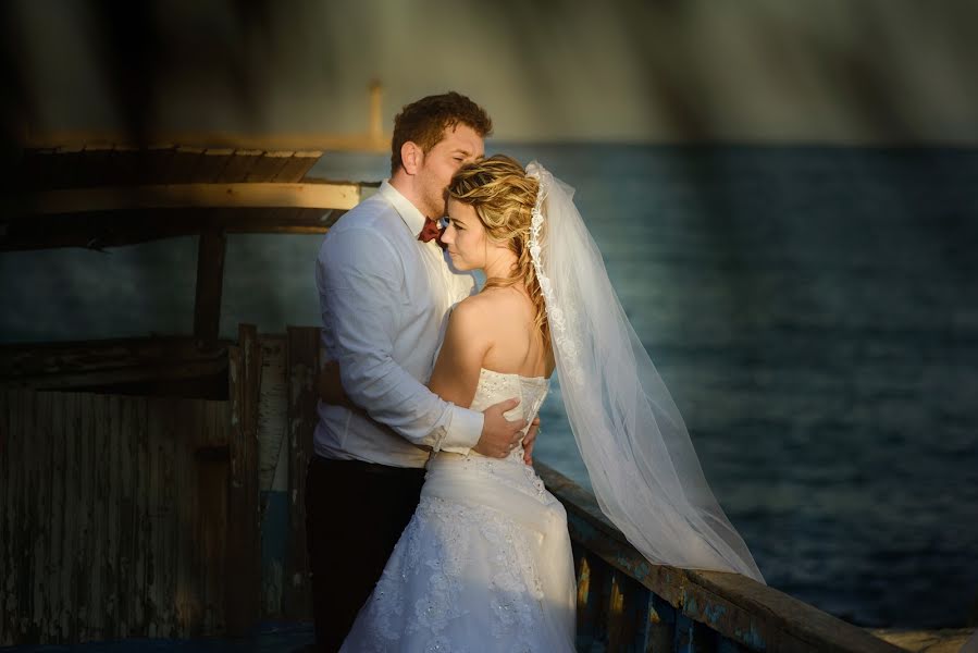 Nhiếp ảnh gia ảnh cưới Miroslava Velikova (studiomirela). Ảnh của 9 tháng 4 2017