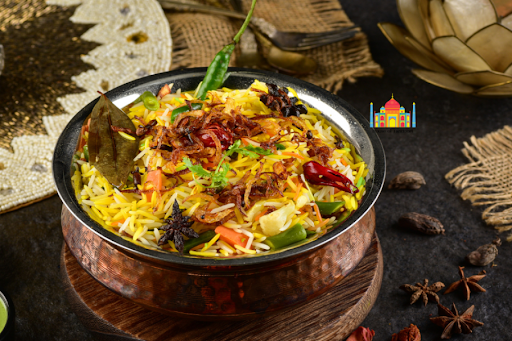 Veg Hyderabadi Biryani With Salan