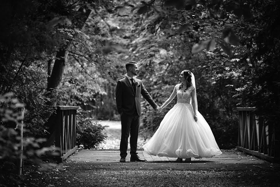 Fotografo di matrimoni Roland Földvári (foldvariphoto). Foto del 29 settembre 2021