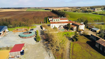 maison à Saint-Jean-d'Angély (17)