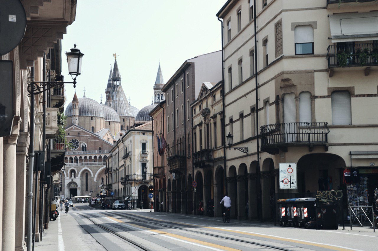 Per le strade di Padova  di Estelle_Holly