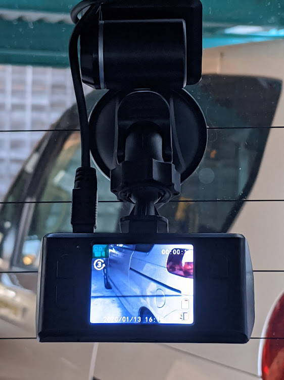 ワゴンRのドラレコ・ドライブレコーダー・煽り対策・煽り運転対策・煽り運転はやめましょうに関するカスタム事例の投稿画像2枚目
