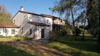 maison à La Puye (86)