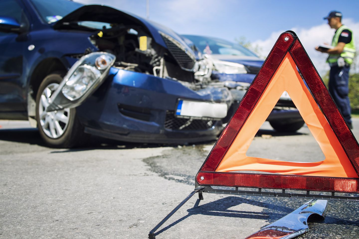 Hit and run artinya adalah tabrak lari, lalu seperti apa maksudnya dalam dunia bisnis?