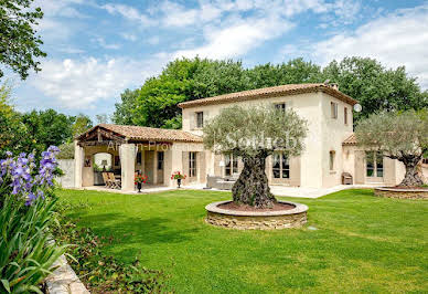 House with pool and terrace 3