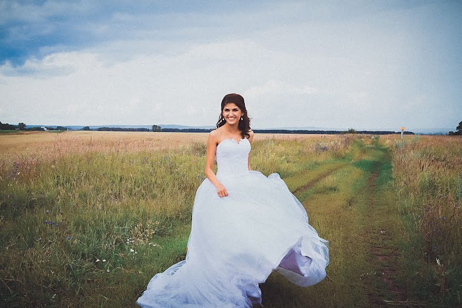 Fotografo di matrimoni Alina Semenova (asemenova). Foto del 13 settembre 2017