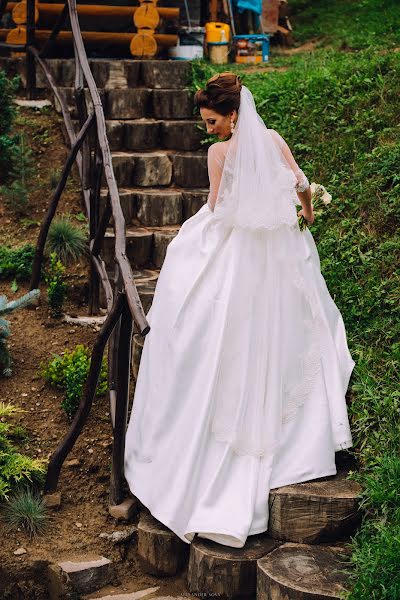 Fotógrafo de casamento Oleksandr Cubera (alexsova). Foto de 9 de fevereiro 2016