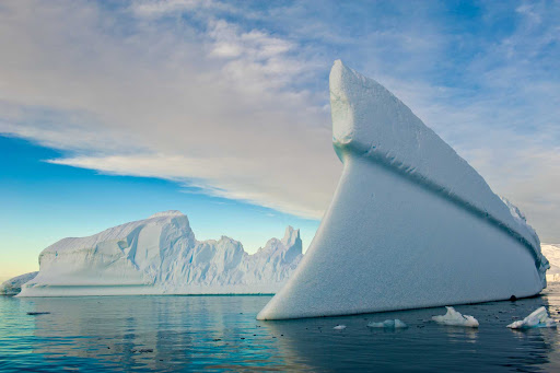 Lindblad-Expeditions-Antarctica-Explorer-icebergs.jpg -  Get breathtaking views of icebergs while sailing through Lindblad Cove on a Lindblad expedition.