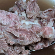 助仔牛肉湯