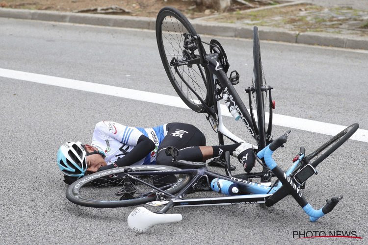 Amper 21-jarig toptalent van Team Sky houdt meerdere breuken over aan valpartij in Catalonië