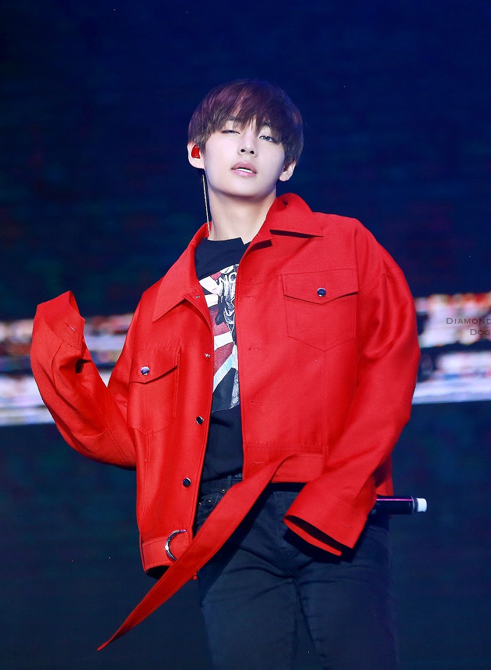 These 30+ Pics Prove BTS's V Looks Breathtaking In Every Color Of The