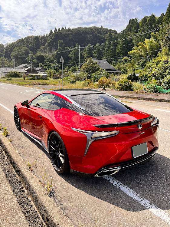 LCのLC500・LC500 カスタム・ドライブ・URZ100に関するカスタム事例の投稿画像2枚目