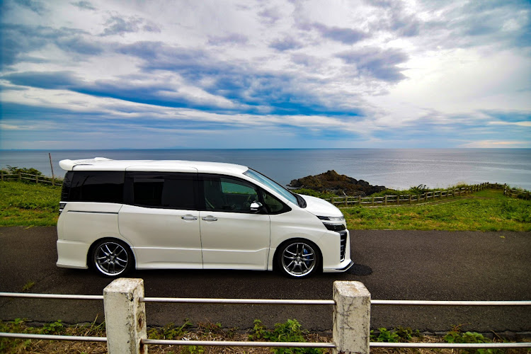 ヴォクシーの青森オーナー・青森県ユーザー・チコギ崎灯台・海沿いドライブ・深浦に関するカスタム事例の投稿画像5枚目