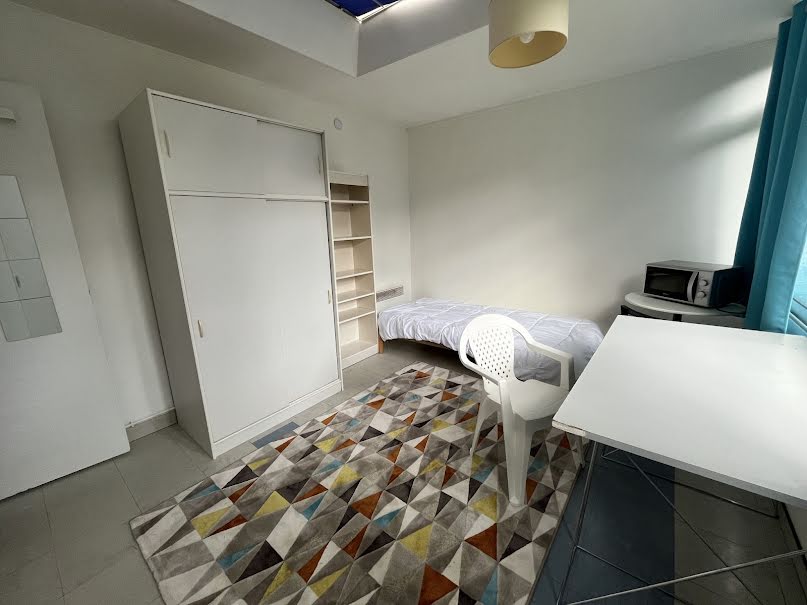 Location meublée appartement 1 pièce 13.698 m² à Amiens (80000), 380 €