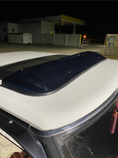 クラウン の車好きな人と繋がりたい サンルーフバイザー 中華製汎用mサイズ 結構無理矢理装着 笑 車体側の影響が心配 に関するカスタム メンテナンスの投稿画像 車のカスタム情報はcartune