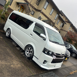 ハイエースワゴン TRH214W