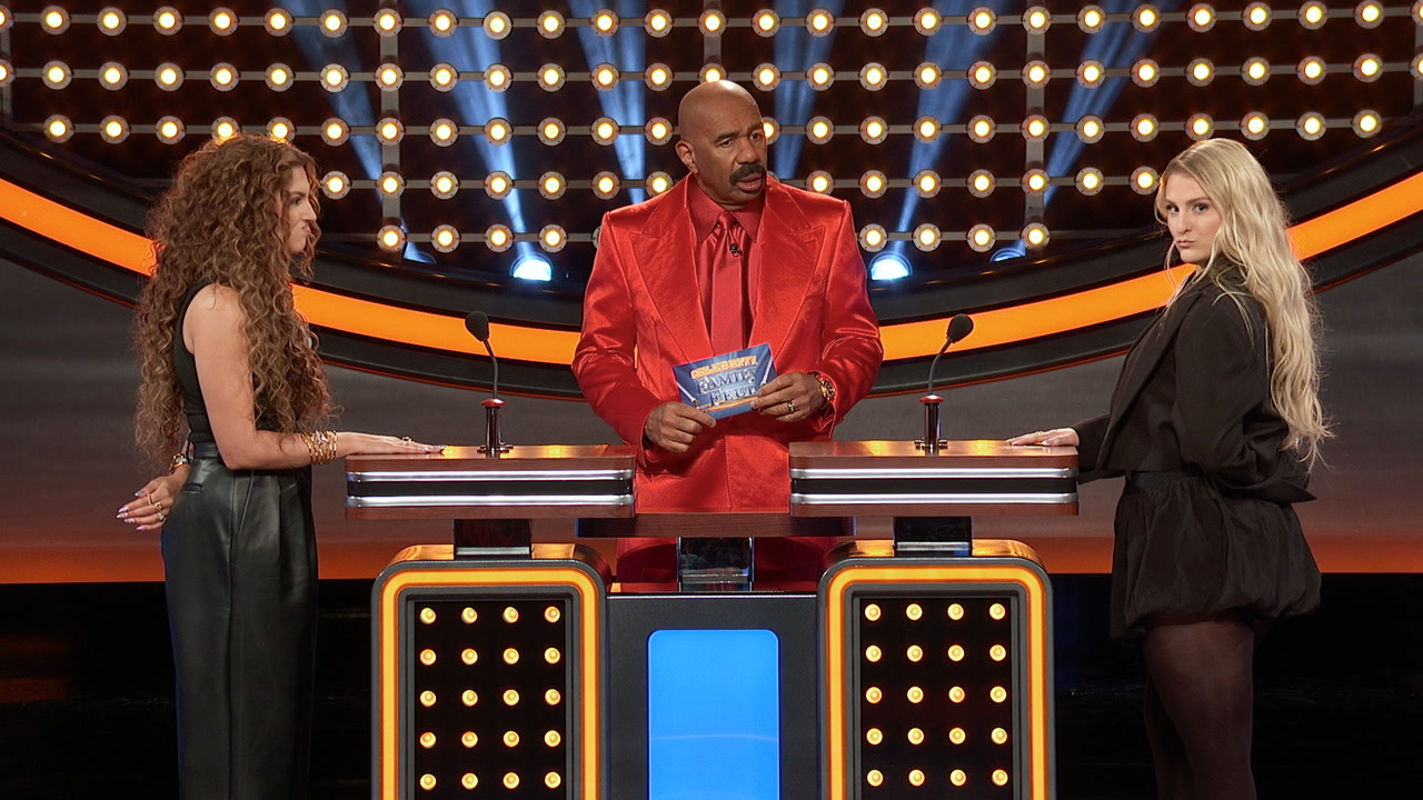 Watch Celebrity Family Feud live