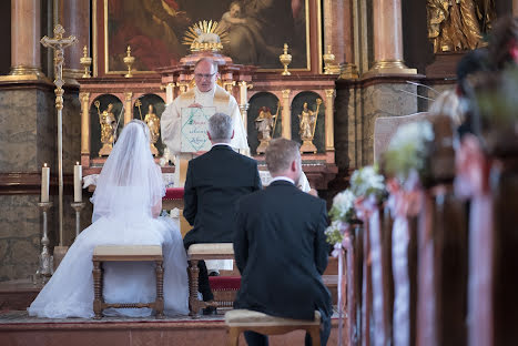 Fotografo di matrimoni Hedi Neuerer (heneuerer). Foto del 15 aprile 2018