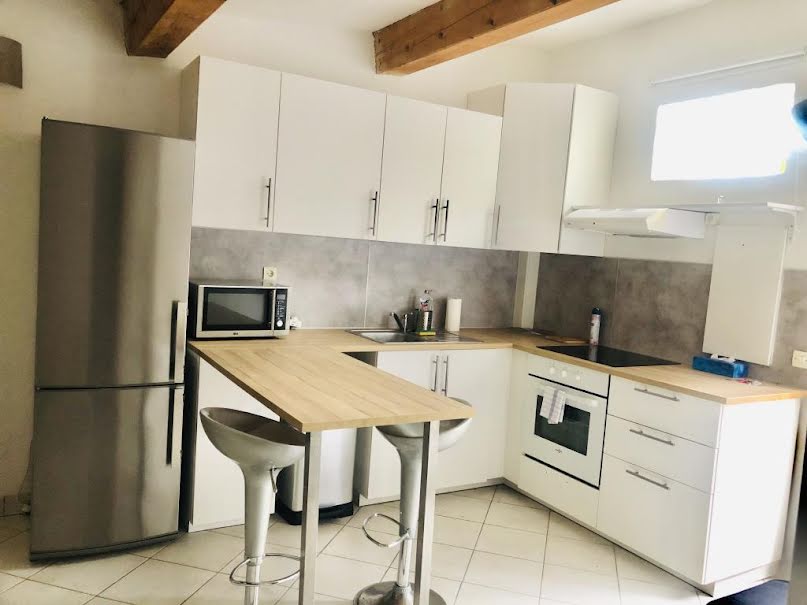 Location meublée appartement 1 pièce 33 m² à Le Revest-les-Eaux (83200), 585 €