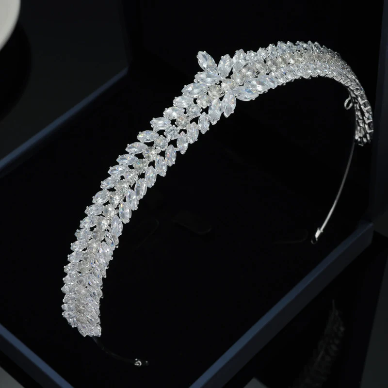 Zircon Crown Wedding Dress Bride Jewelry Crown - Sparkling Bridal Headpiece, Perfect for Weddings and Special Occasions,