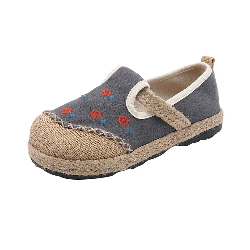 Chaussures rondes en coton et lin brodées, respirantes et confortables pour un usage quotidien. Profitez du style et de la fraîcheur.