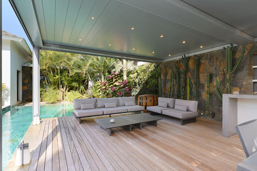 Maison contemporaine avec piscine et jardin 3